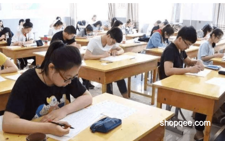 所有监考女老师不允许穿高跟鞋：深度解析与影响探讨